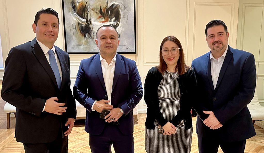 En su junta mensual, la ANAV tuvo un tema de gran relevancia: la ciberseguridad en las redes sociales. Además una completa presentación de Travel Shop.